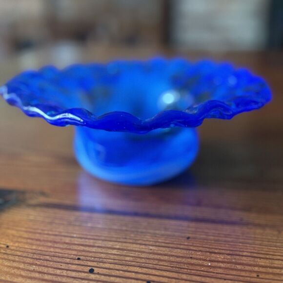 Stunning Hand Blown Blue Art Glass Bowl 6.75” Trinkets Treasures Light Catcher - Picture 5 of 10